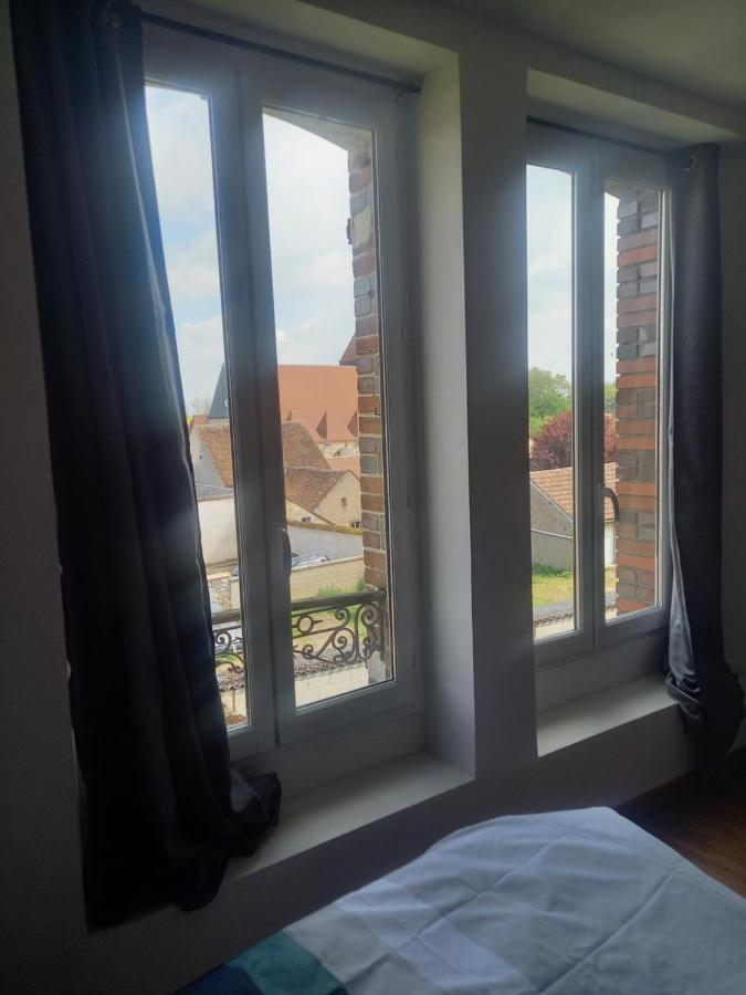 Logement Entier Spacieux Et Confortable A 1 H De Paris 考特尼 外观 照片