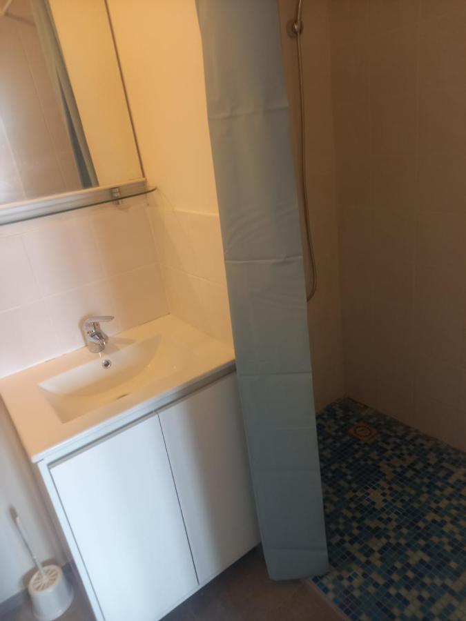 Logement Entier Spacieux Et Confortable A 1 H De Paris 考特尼 外观 照片